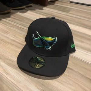 NEW ERA RAYS FITTED HAT SIZE 7 1/2 - BARELY WORN